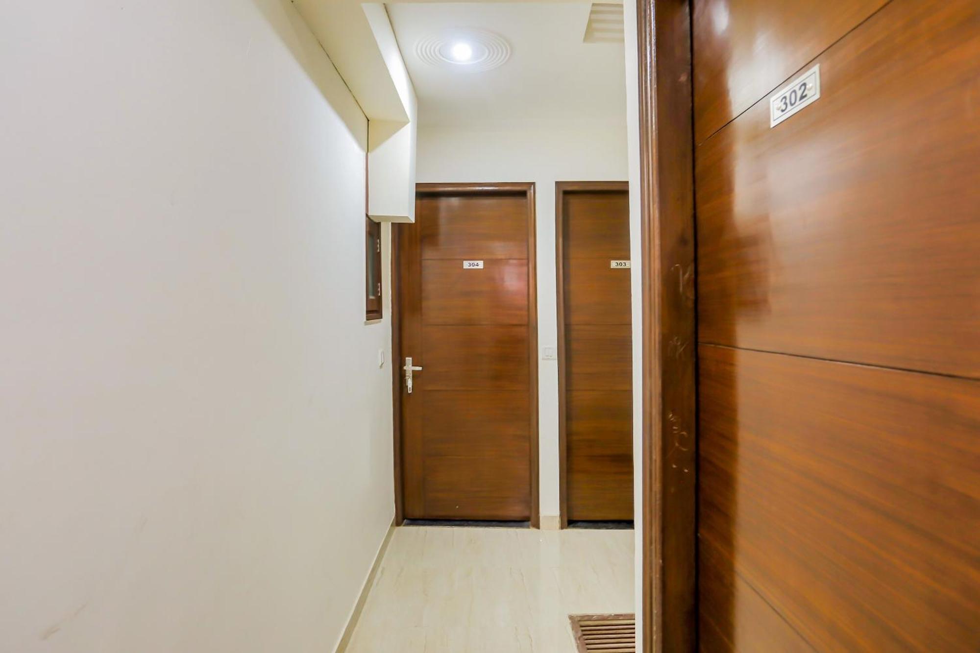 Hotel O Mahipalpur Extension Near Airport New Delhi Bagian luar foto