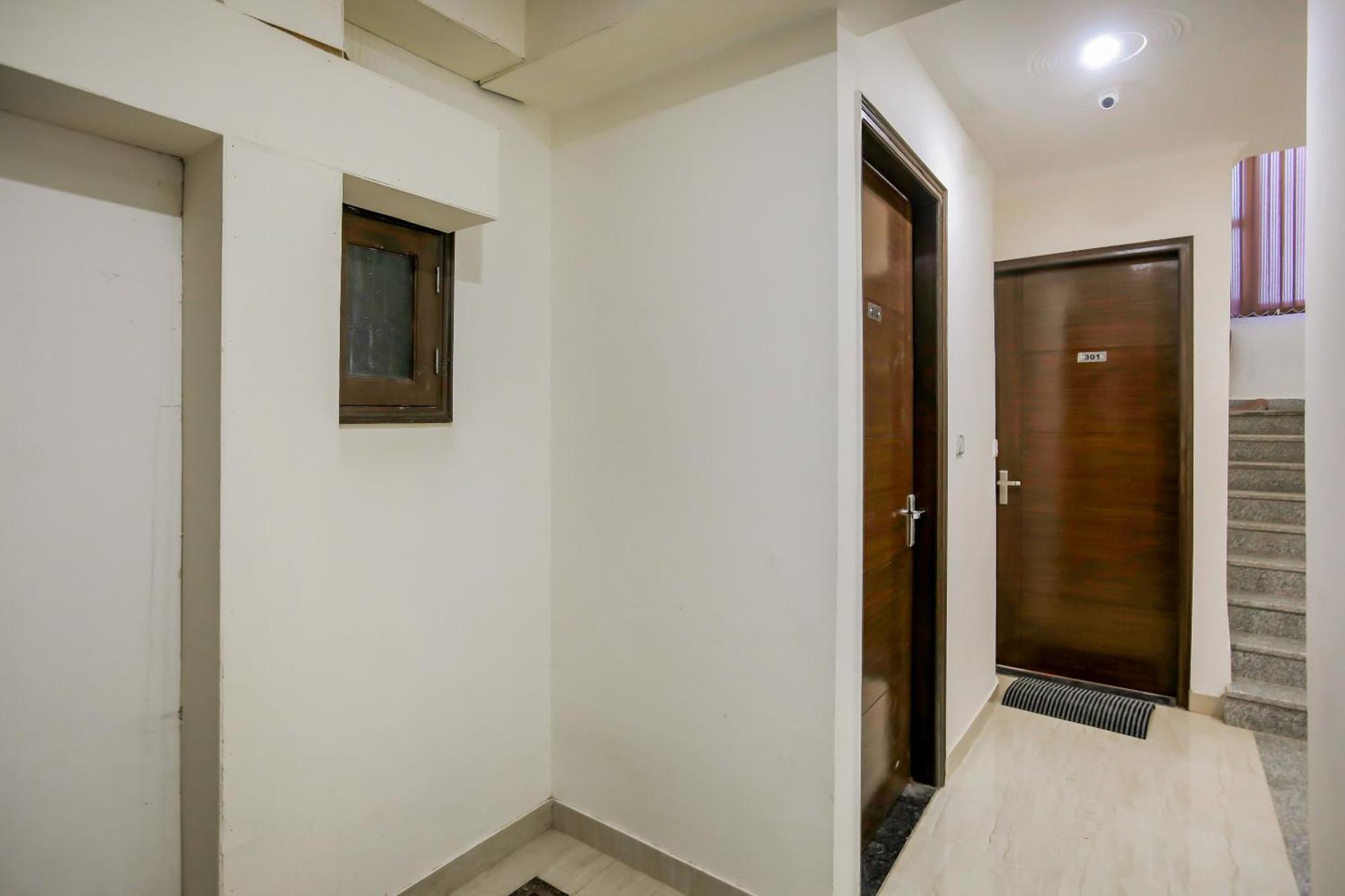 Hotel O Mahipalpur Extension Near Airport New Delhi Bagian luar foto