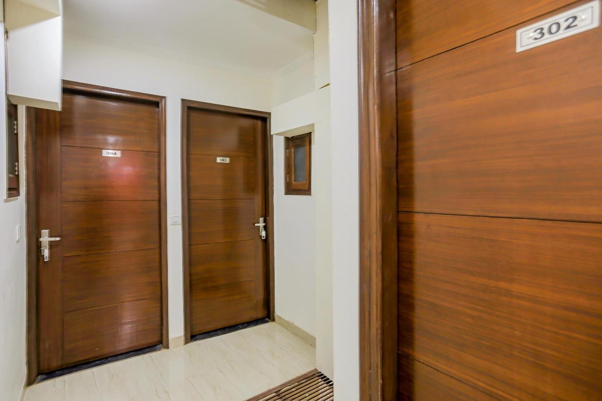 Hotel O Mahipalpur Extension Near Airport New Delhi Bagian luar foto